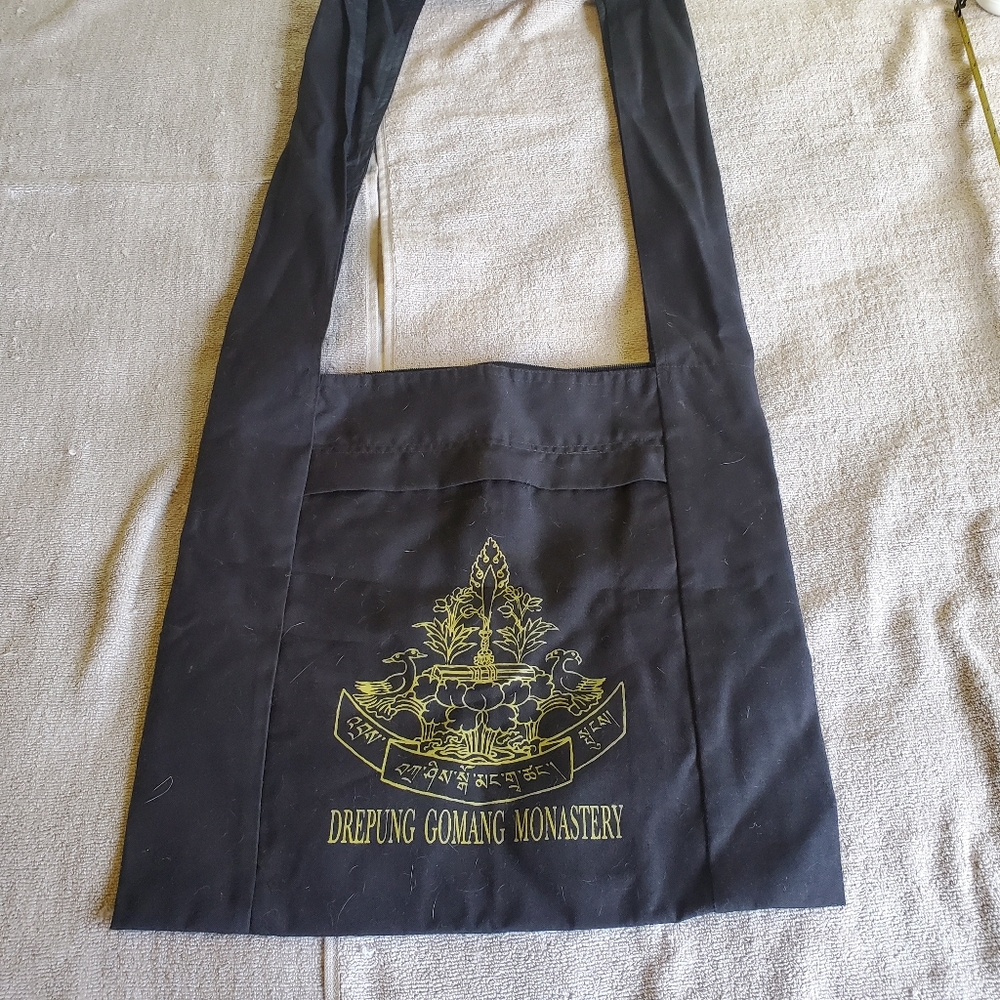 FINAL MARKDOWN- Black Crossbody Bag - Picture 1 of 10